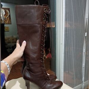 Nine West Vintage Boots Leather Knee High Heeled Lase Up.Very Good Condition.